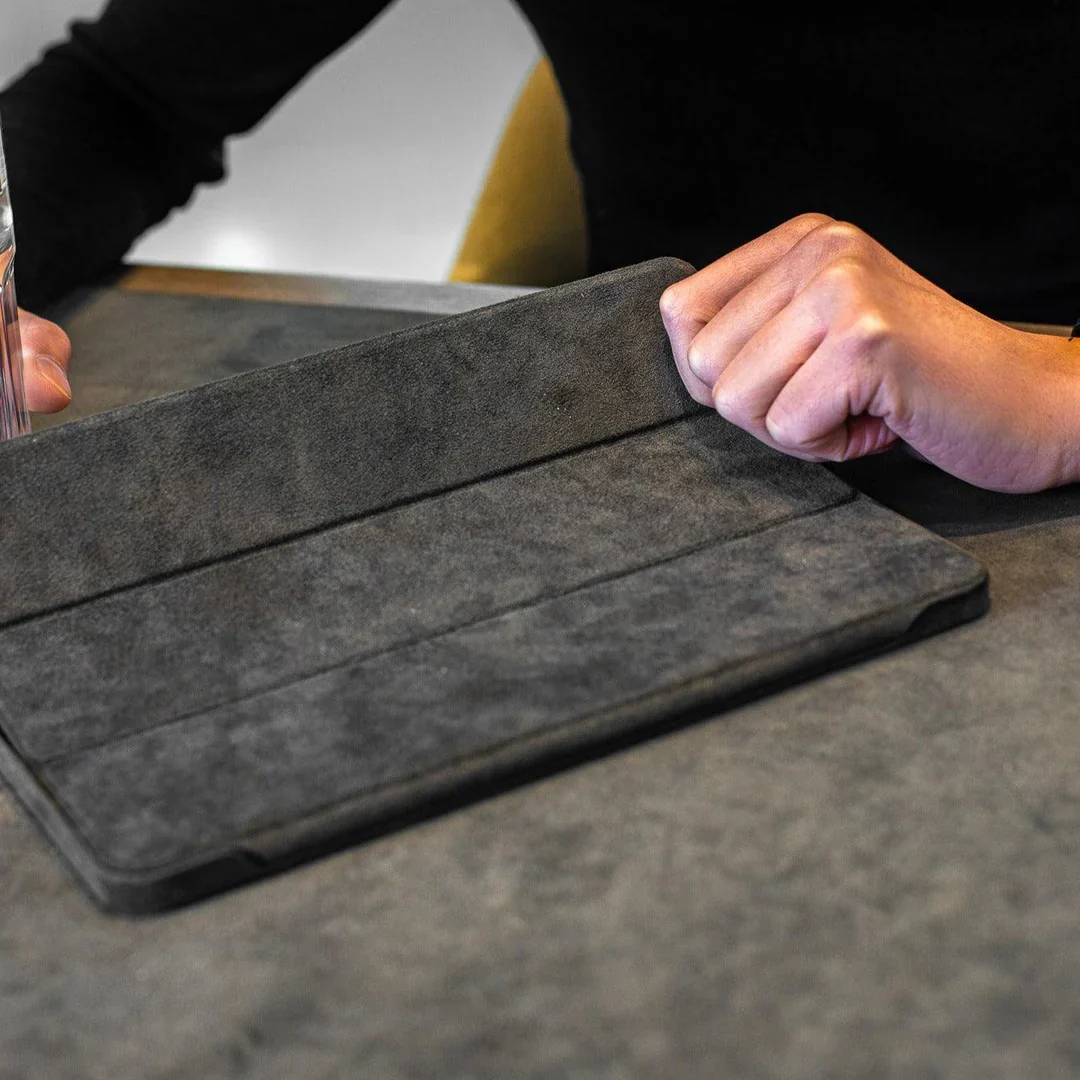 Alcanside | iPad Pro 2024 (11 inch) Alcantara Cover | Space Grey - Image 4